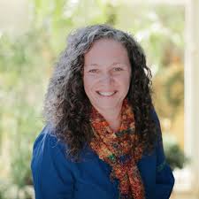 Headshot of Maureen Codispodi Therapist & Founder, Help Clinic Canada