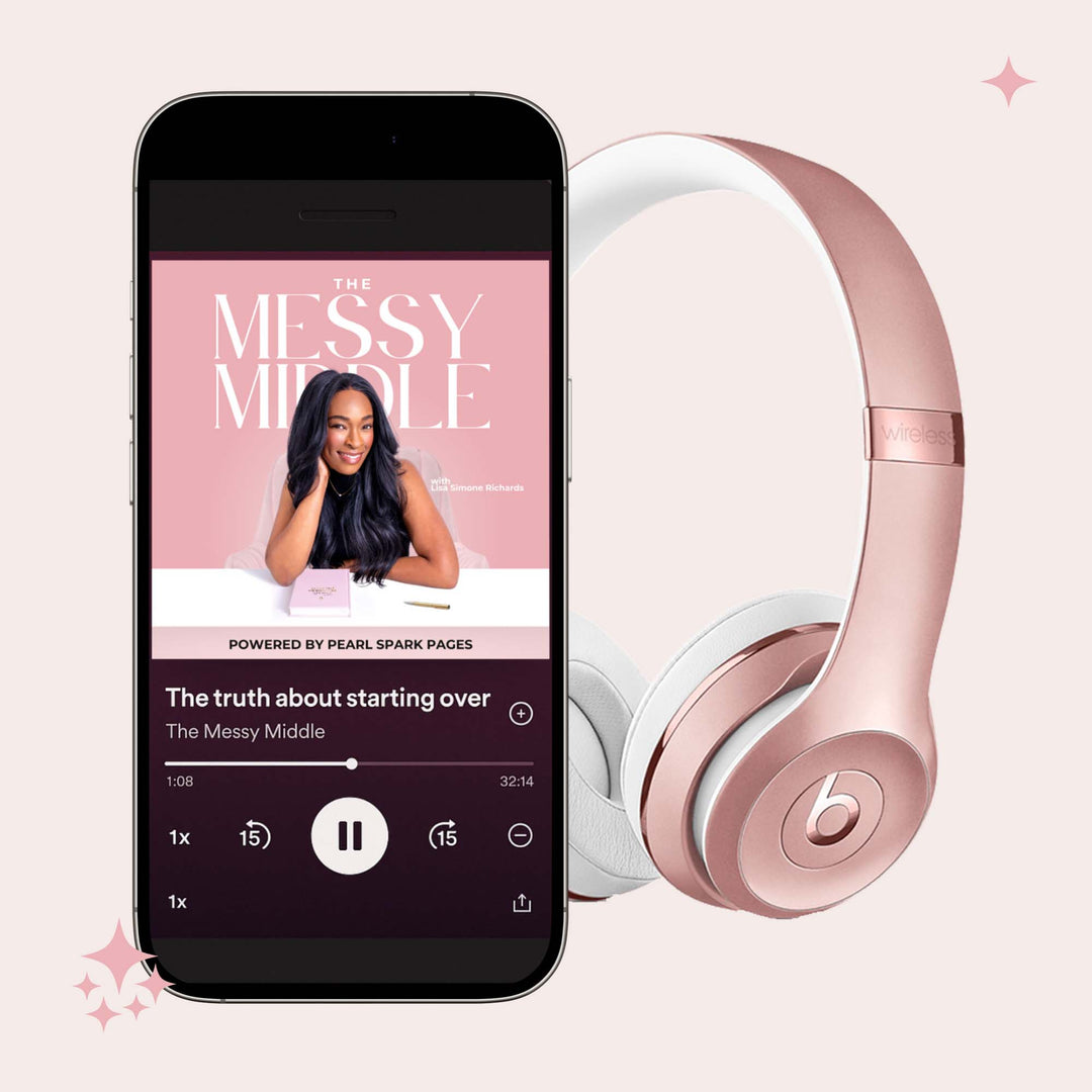 An image of podcast host Lisa Simone presenting "The Messy Middle" a podcast for female entrepreneurs 
